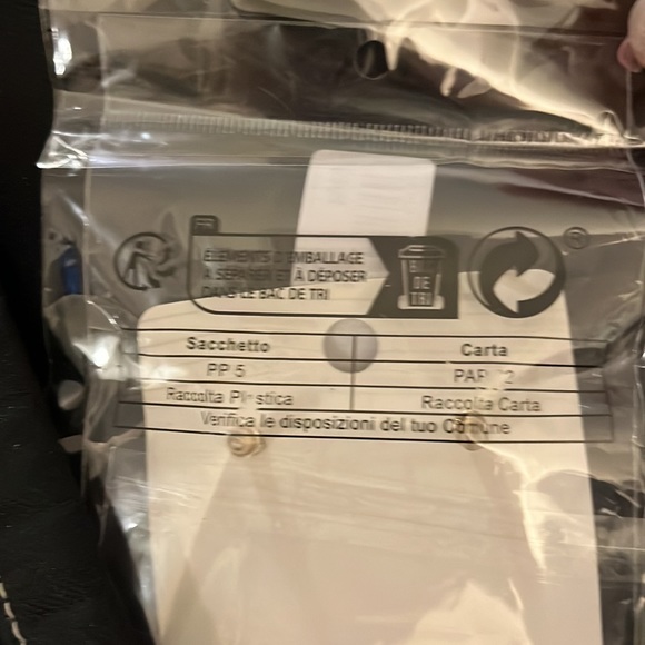 🏴‍☠️NWT 💖 Double Triangle Drop Earrings in Rose Gold Tone🏴‍☠️ - Picture 7 of 7